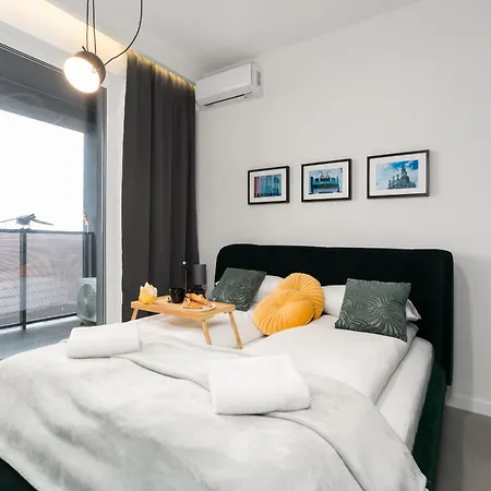 Apartment Widokowy Wojciechowskiego Parking I Loggia By Renters Prestige Poznan